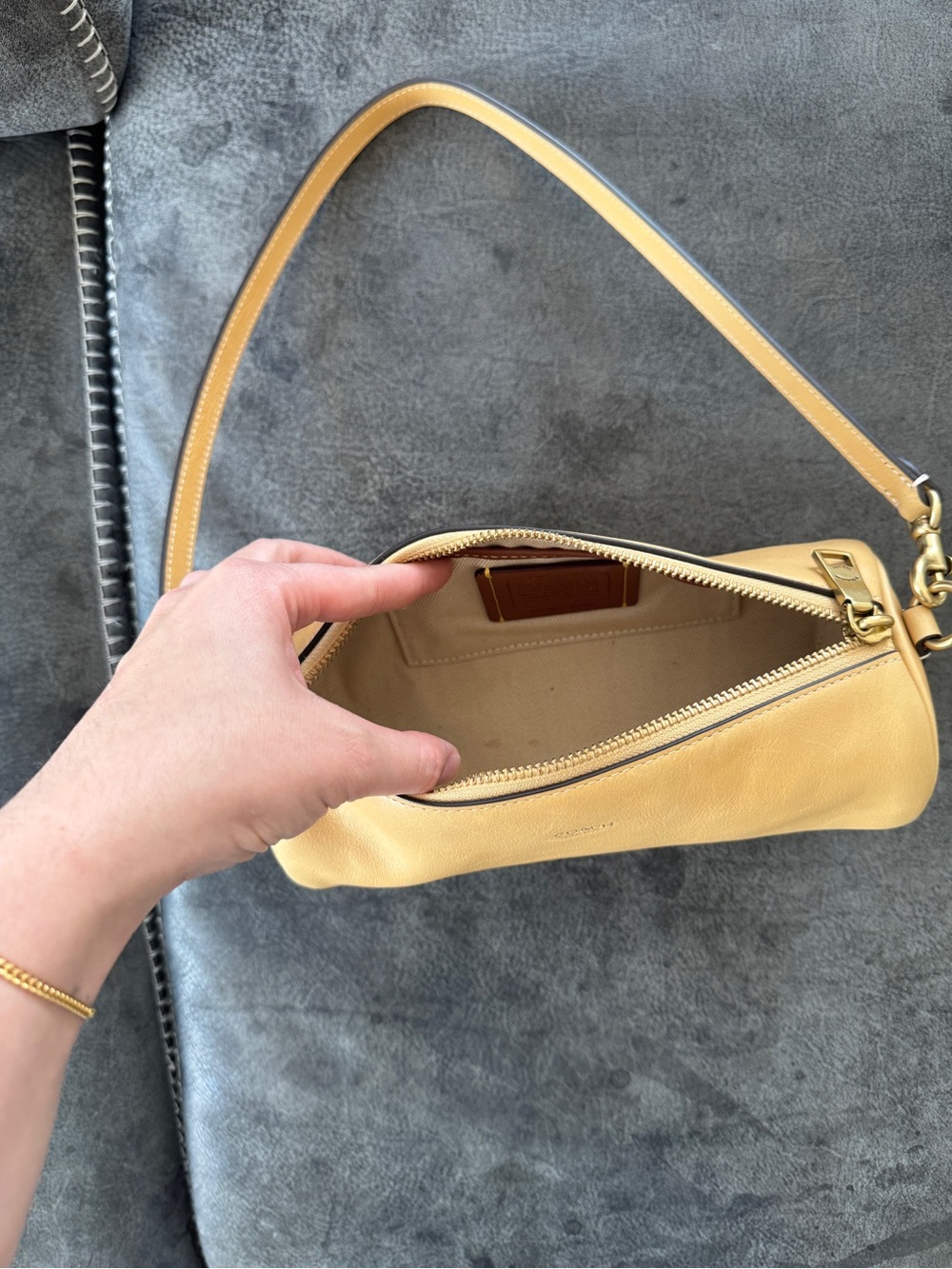 COACH Barrel Bag in Vanilla - Picture 3 of 8